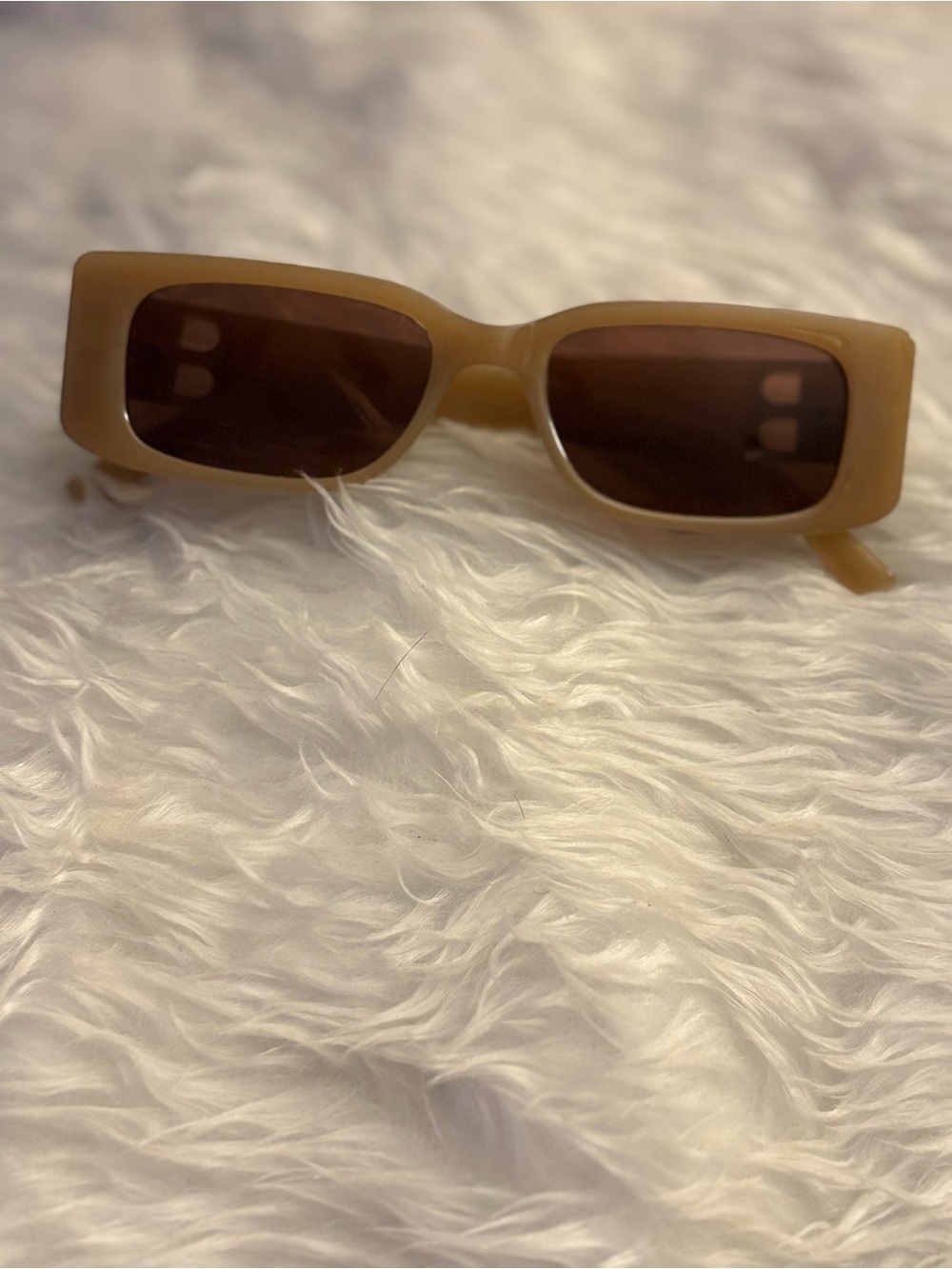 Classic Rectangular Women's Sunglasses in Beige - Picture 2 of 7